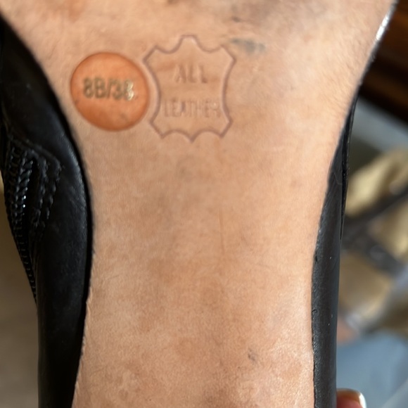 BCBG MaxAzria knee high high heel boots. Size 8/38 - Picture 10 of 11